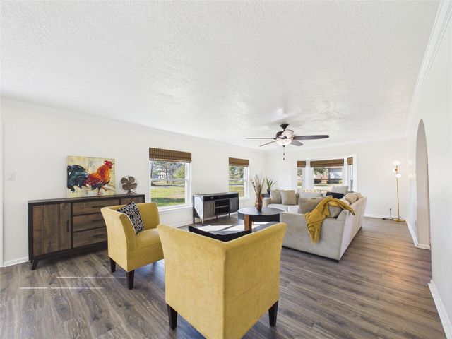 531 Oakdale Street, Shoreacres, TX 77571