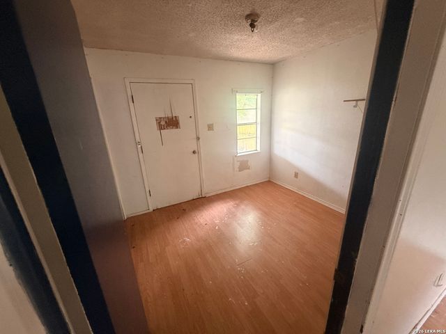 470 E AMBER ST, San Antonio, TX 78221