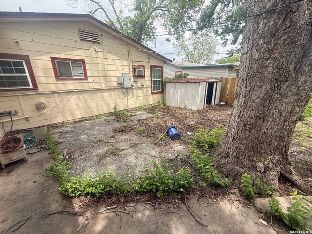 470 E AMBER ST, San Antonio, TX 78221