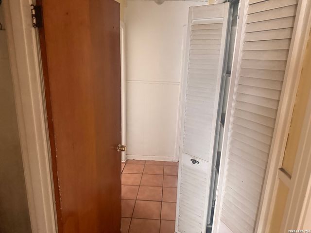 470 E AMBER ST, San Antonio, TX 78221