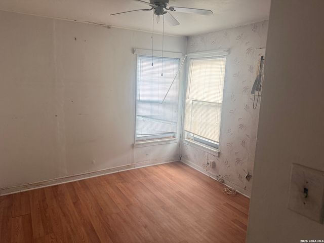 470 E AMBER ST, San Antonio, TX 78221