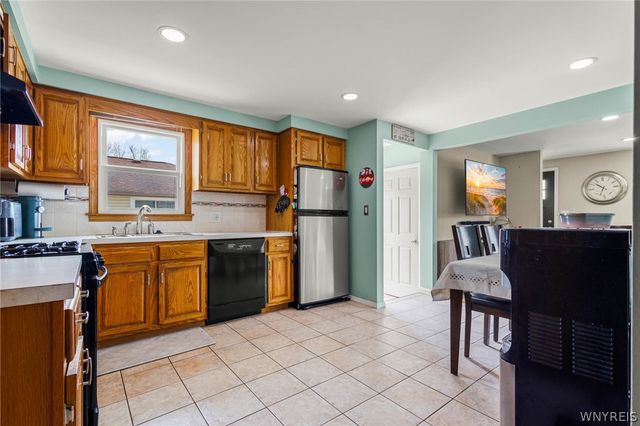 185 Dean Road, Cheektowaga, NY 14043
