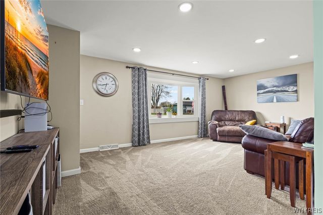 185 Dean Road, Cheektowaga, NY 14043