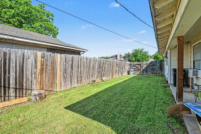 8553 James Court, White Settlement, TX 76108