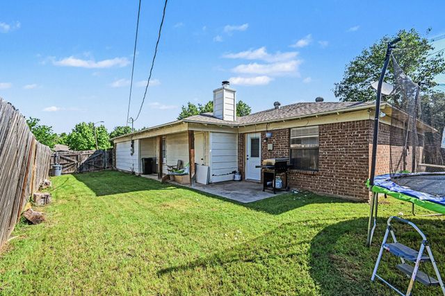 8553 James Court, White Settlement, TX 76108