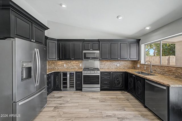 24821 N 37TH Lane, Glendale, AZ 85310