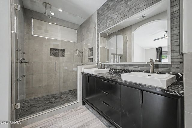 24821 N 37TH Lane, Glendale, AZ 85310