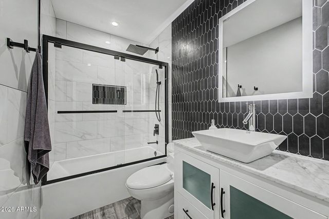 24821 N 37TH Lane, Glendale, AZ 85310