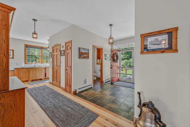 11 Loft Circle, Campton, NH 03223