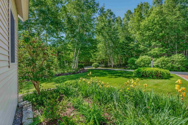 11 Loft Circle, Campton, NH 03223