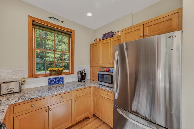 11 Loft Circle, Campton, NH 03223