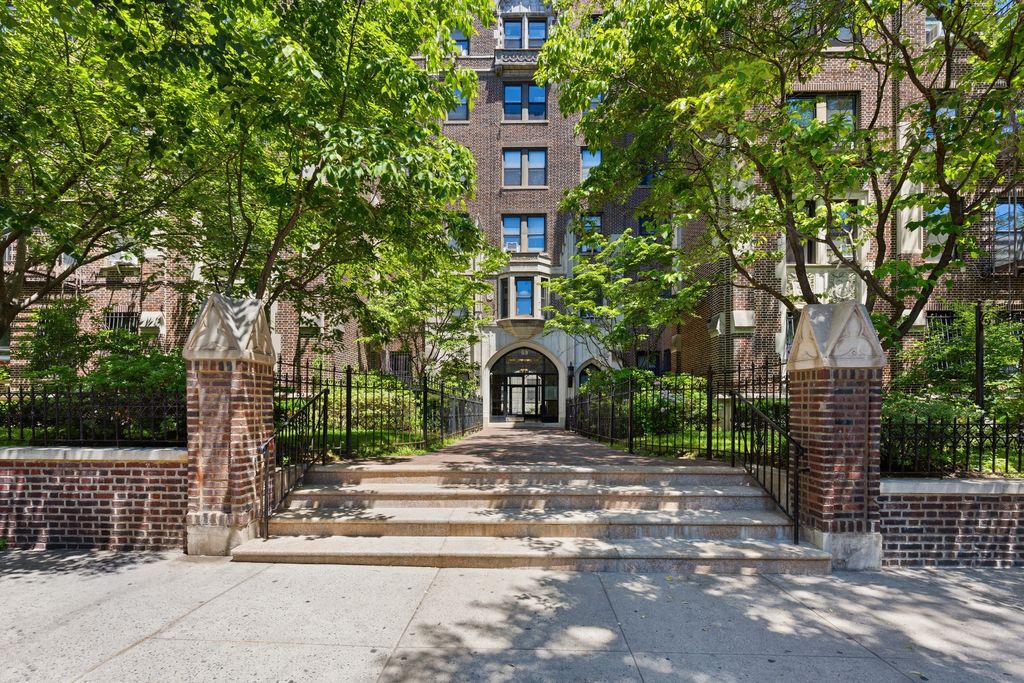 255 EASTERN Parkway E12, New York City, NY 11238