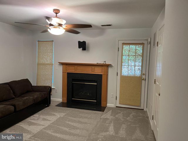 7016 MANAHOAC PL, Gainesville, VA 20155