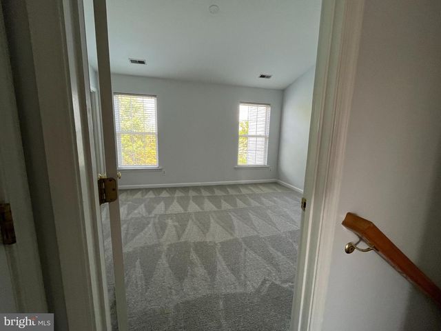 7016 MANAHOAC PL, Gainesville, VA 20155