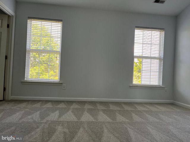 7016 MANAHOAC PL, Gainesville, VA 20155