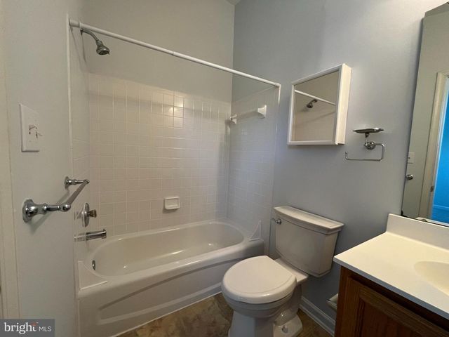 7016 MANAHOAC PL, Gainesville, VA 20155