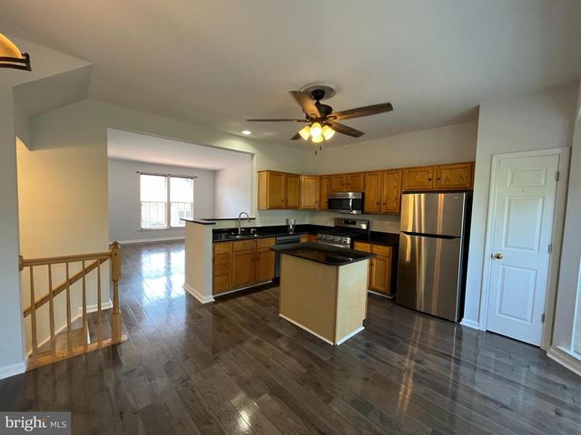 7016 MANAHOAC PL, Gainesville, VA 20155