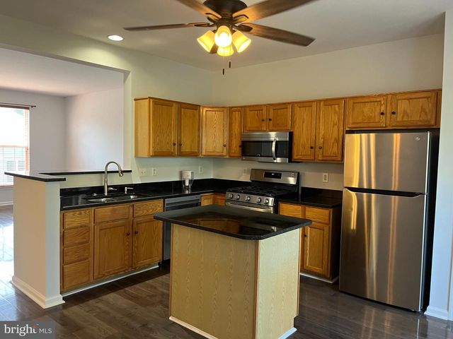 7016 MANAHOAC PL, Gainesville, VA 20155