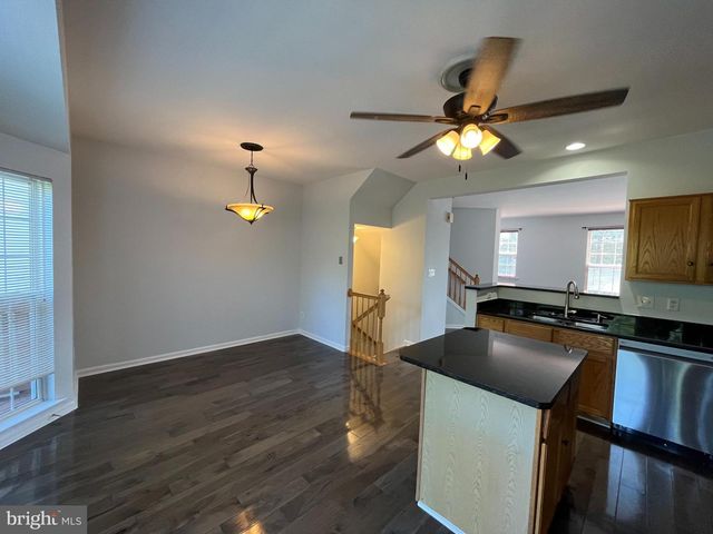 7016 MANAHOAC PL, Gainesville, VA 20155