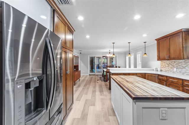 28042 LINDENHURST DRIVE, Wesley Chapel, FL 33544