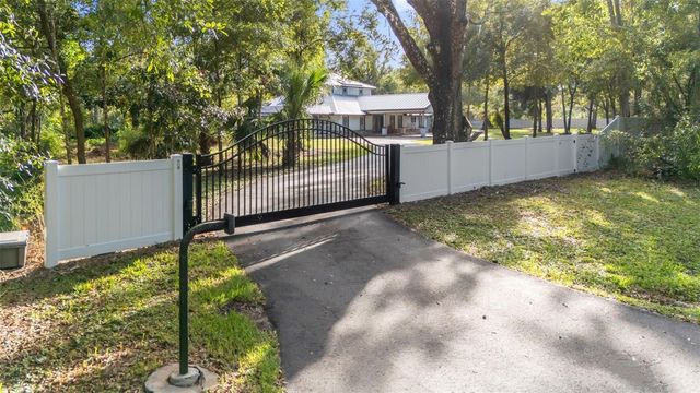 28042 LINDENHURST DRIVE, Wesley Chapel, FL 33544