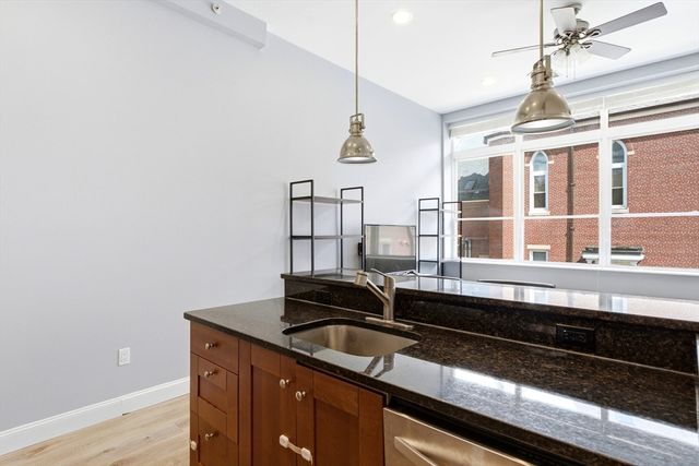 30 Broad St 203, Marlborough, MA 01752