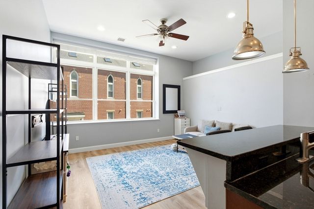 30 Broad St 203, Marlborough, MA 01752