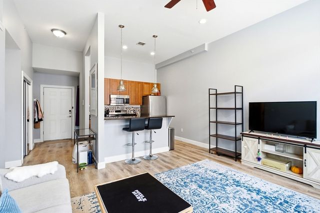 30 Broad St 203, Marlborough, MA 01752