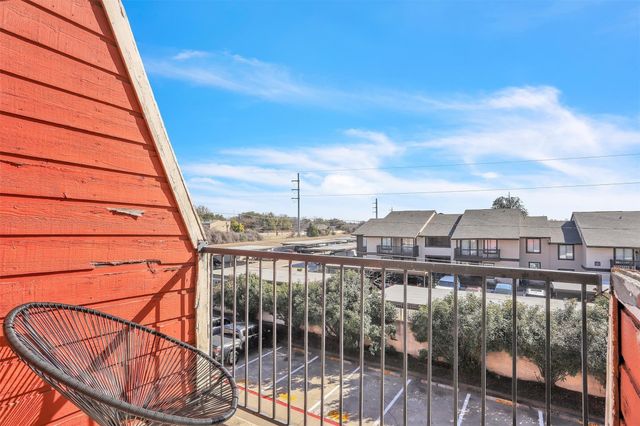 9821 Walnut Street K203, Dallas, TX 75243