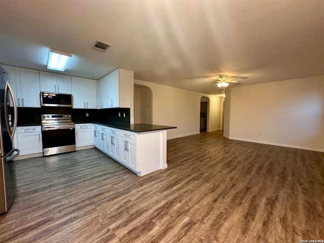 9114 Granberry Pass, Universal City, TX 78148