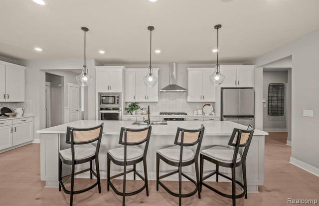 3949 Bay Terrace, Milford, MI 48381