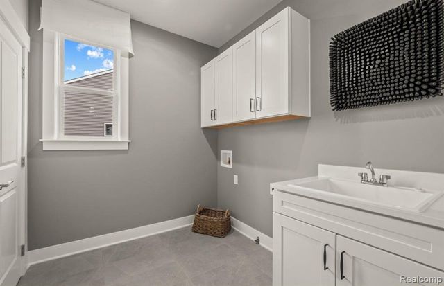 3949 Bay Terrace, Milford, MI 48381