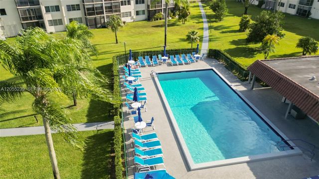 9420 S Hollybrook Lake Drive 108, Pembroke Pines, FL 33025