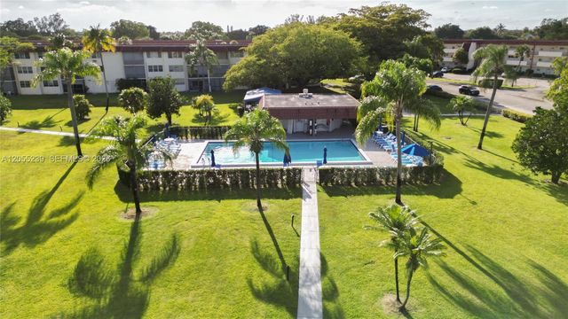 9420 S Hollybrook Lake Drive 108, Pembroke Pines, FL 33025