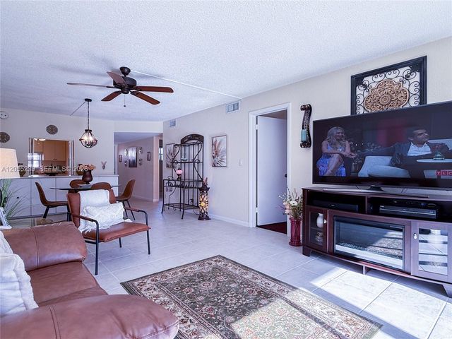 9420 S Hollybrook Lake Drive 108, Pembroke Pines, FL 33025