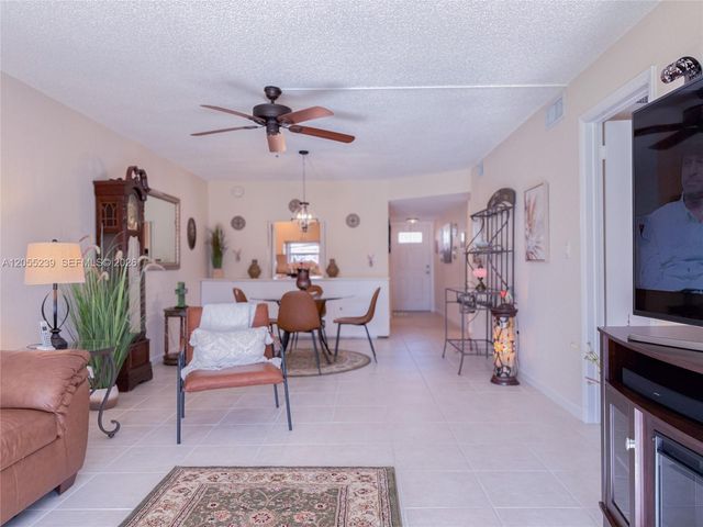 9420 S Hollybrook Lake Drive 108, Pembroke Pines, FL 33025