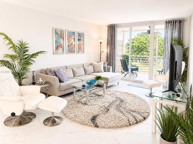 9420 Poinciana Pl 417, Davie, FL 33324