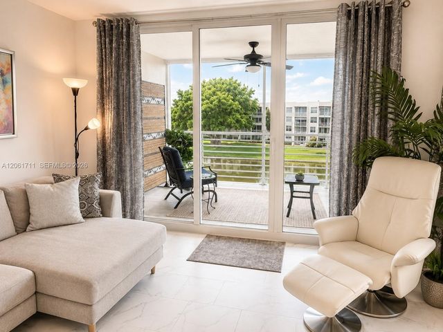 9420 Poinciana Pl 417, Davie, FL 33324