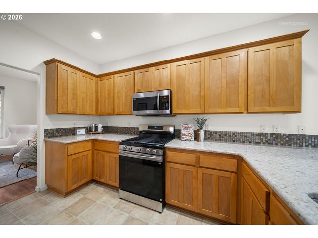 910 Ne 4TH Ave, Hillsboro, OR 97124