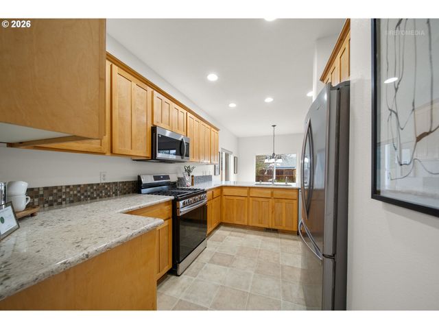 910 Ne 4TH Ave, Hillsboro, OR 97124