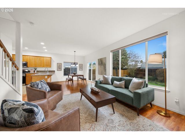 910 Ne 4TH Ave, Hillsboro, OR 97124