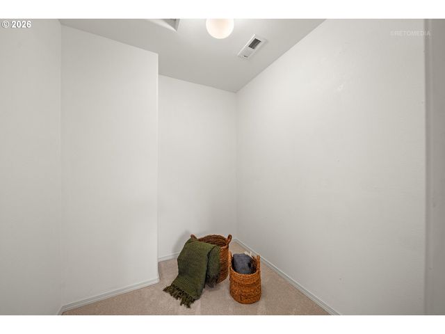 910 Ne 4TH Ave, Hillsboro, OR 97124