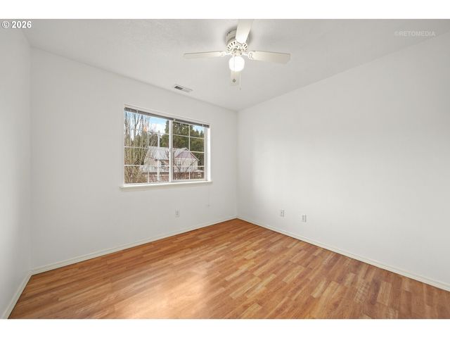 910 Ne 4TH Ave, Hillsboro, OR 97124