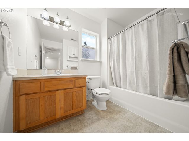 910 Ne 4TH Ave, Hillsboro, OR 97124