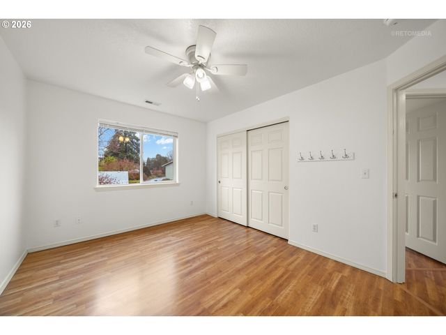 910 Ne 4TH Ave, Hillsboro, OR 97124