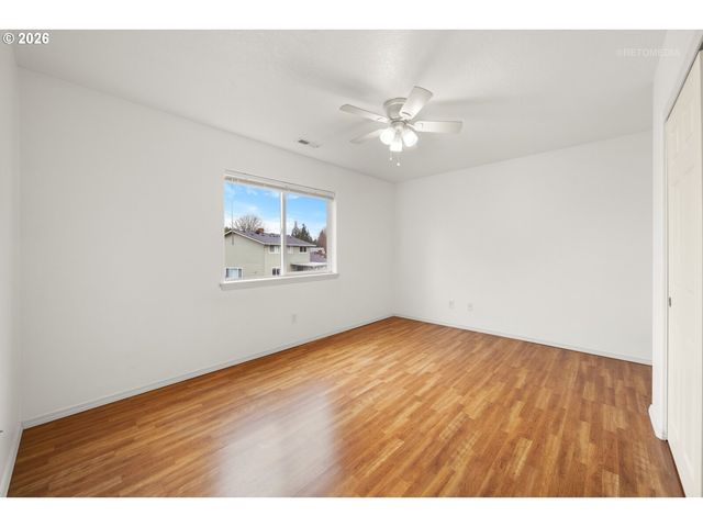 910 Ne 4TH Ave, Hillsboro, OR 97124