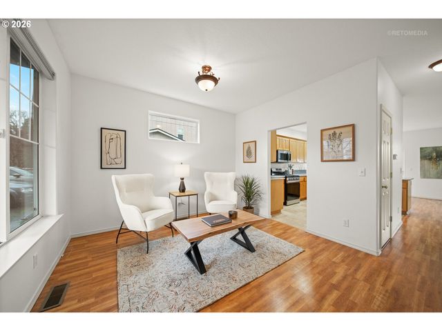 910 Ne 4TH Ave, Hillsboro, OR 97124