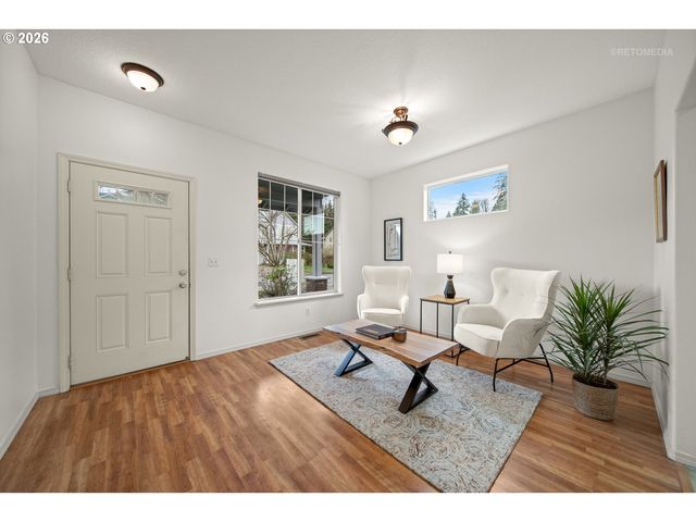 910 Ne 4TH Ave, Hillsboro, OR 97124