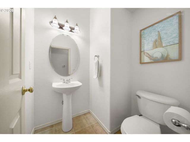 910 Ne 4TH Ave, Hillsboro, OR 97124