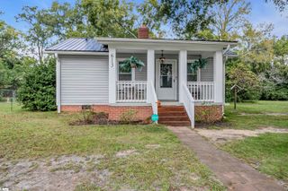 613 E Florida Avenue, Clinton, SC 29325